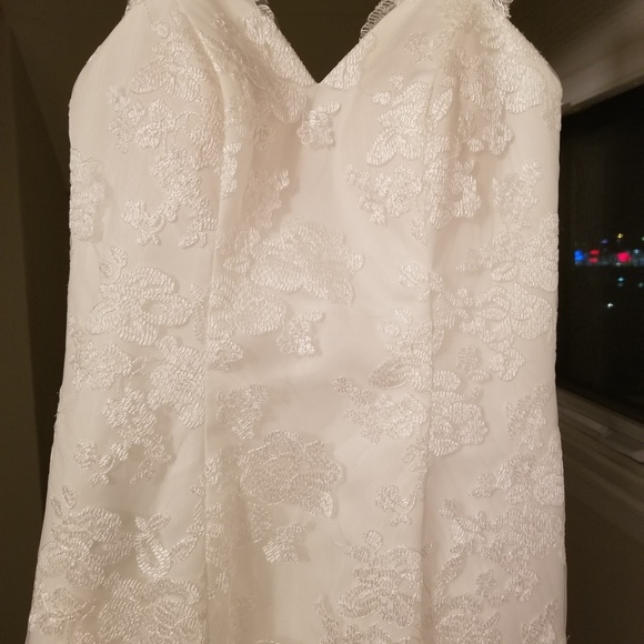 Ivory wedding dress - Picture 2 of 3